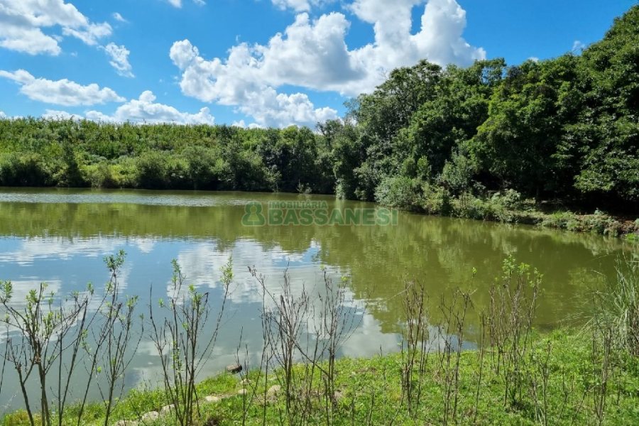 Chácara, no bairro Fazenda Souza em Caxias do Sul para Comprar