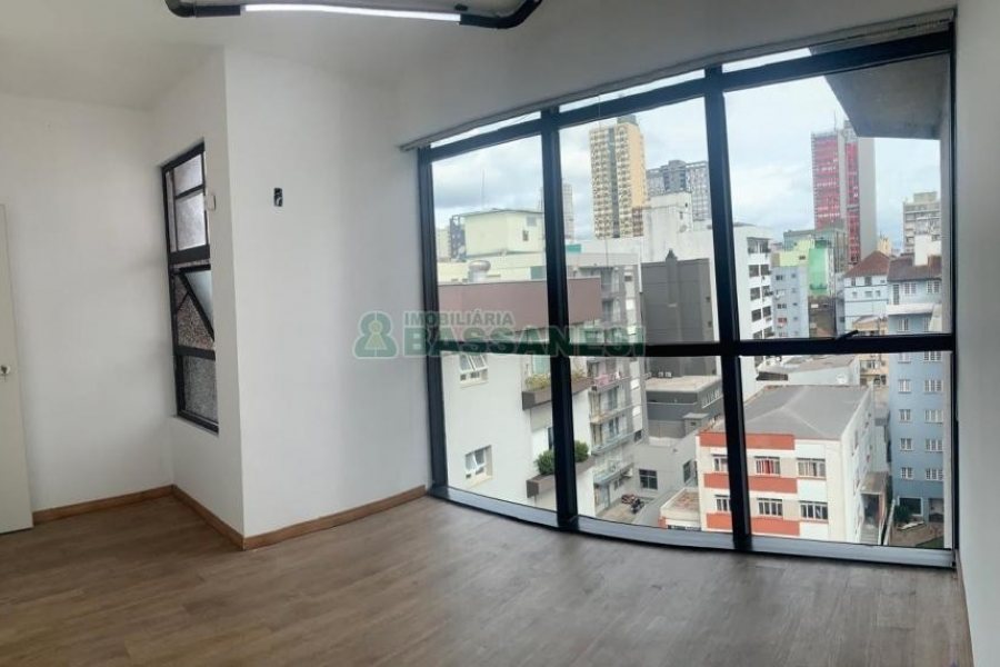 Sala com 47m², no bairro Centro em Caxias do Sul para Alugar