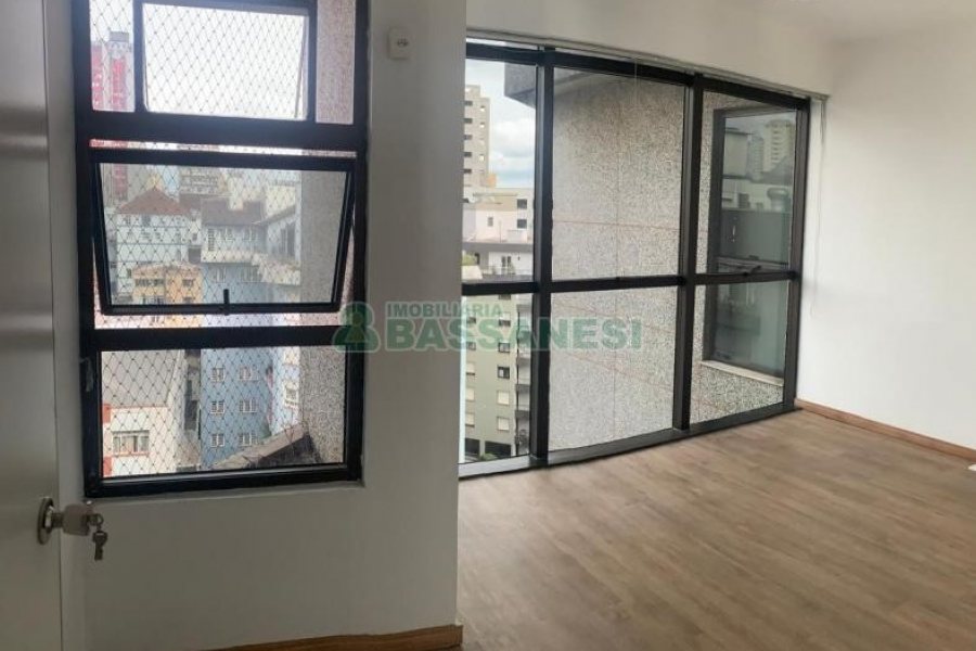 Sala com 47m², no bairro Centro em Caxias do Sul para Alugar
