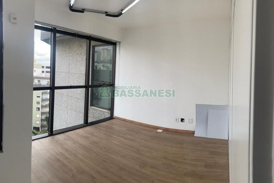 Sala com 47m², no bairro Centro em Caxias do Sul para Alugar