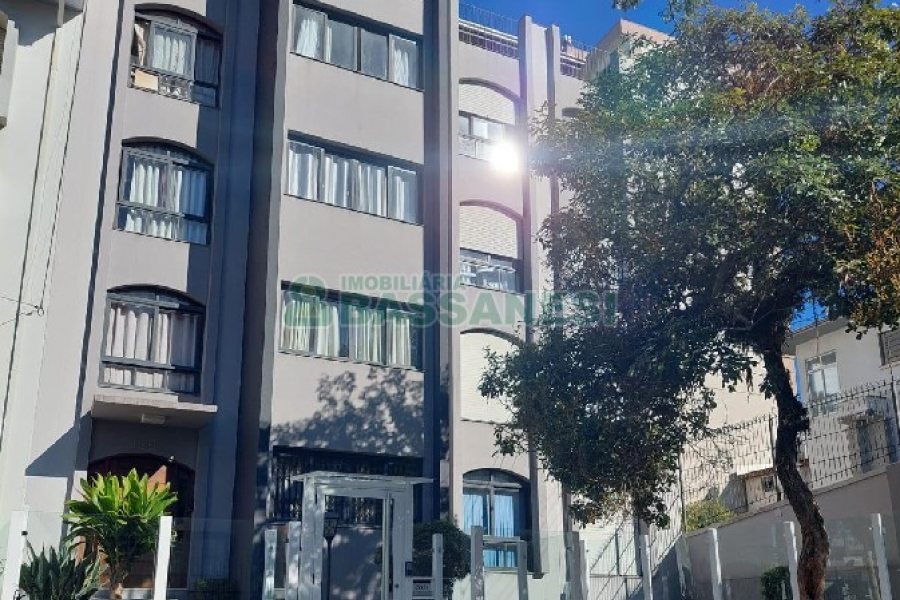 Apto Mobiliado com 141m², 3 dormitórios, 2 vagas, no bairro Panazzolo em Caxias do Sul para Comprar