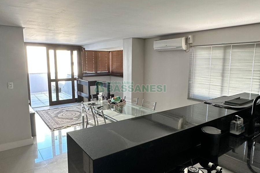 Apto Mobiliado com 141m², 3 dormitórios, 2 vagas, no bairro Panazzolo em Caxias do Sul para Comprar