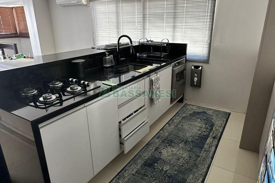 Apto Mobiliado com 141m², 3 dormitórios, 2 vagas, no bairro Panazzolo em Caxias do Sul para Comprar