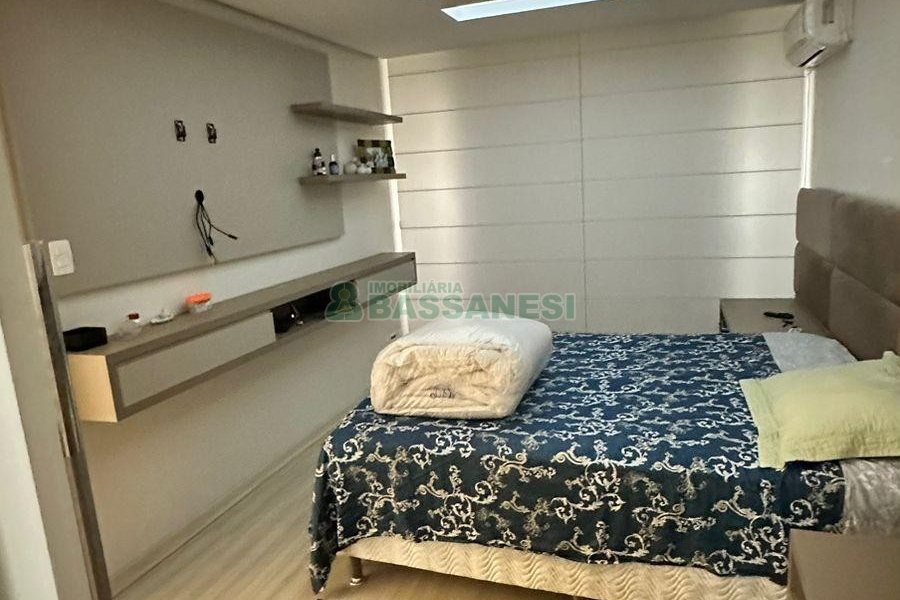 Apto Mobiliado com 141m², 3 dormitórios, 2 vagas, no bairro Panazzolo em Caxias do Sul para Comprar