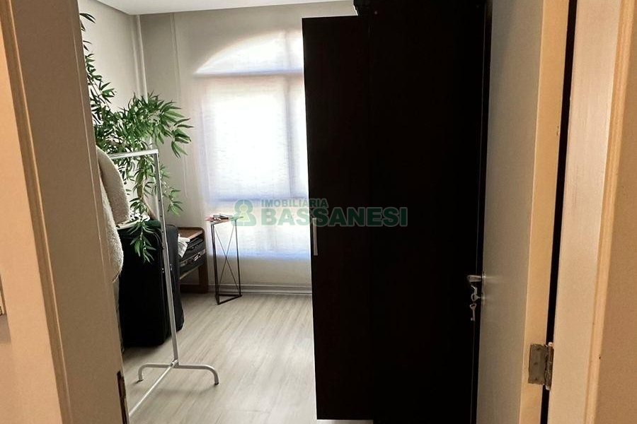 Apto Mobiliado com 141m², 3 dormitórios, 2 vagas, no bairro Panazzolo em Caxias do Sul para Comprar