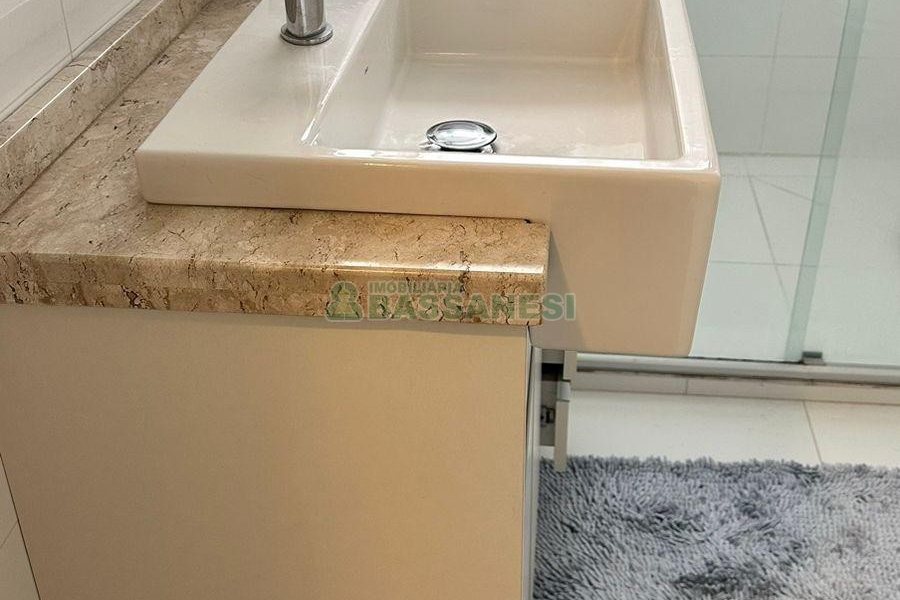 Apto Mobiliado com 141m², 3 dormitórios, 2 vagas, no bairro Panazzolo em Caxias do Sul para Comprar