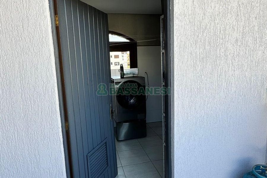 Apto Mobiliado com 141m², 3 dormitórios, 2 vagas, no bairro Panazzolo em Caxias do Sul para Comprar