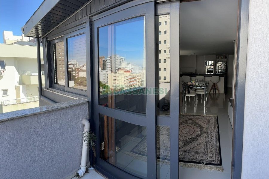 Apto Mobiliado com 141m², 3 dormitórios, 2 vagas, no bairro Panazzolo em Caxias do Sul para Comprar