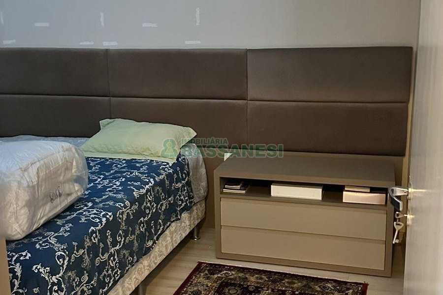 Apto Mobiliado com 141m², 3 dormitórios, 2 vagas, no bairro Panazzolo em Caxias do Sul para Comprar