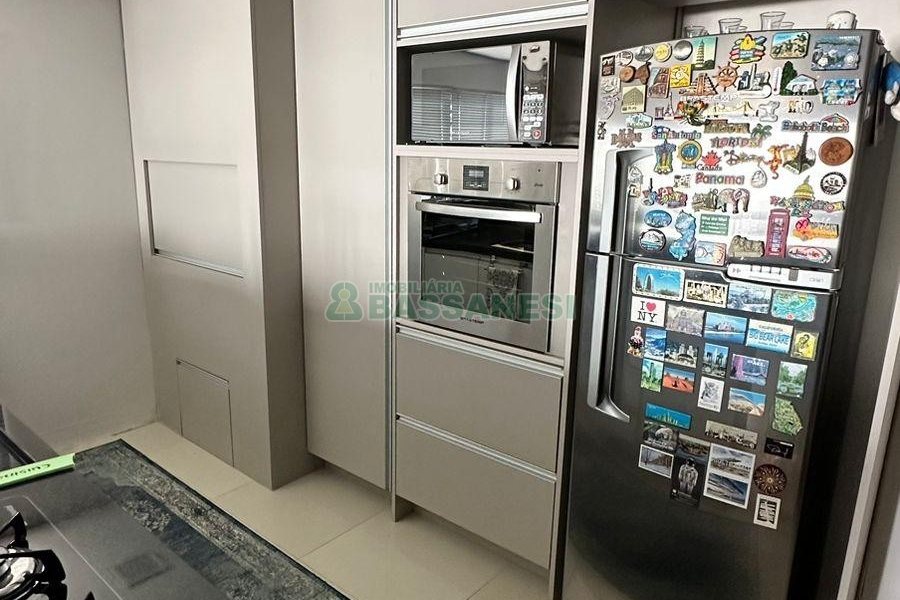 Apto Mobiliado com 141m², 3 dormitórios, 2 vagas, no bairro Panazzolo em Caxias do Sul para Comprar