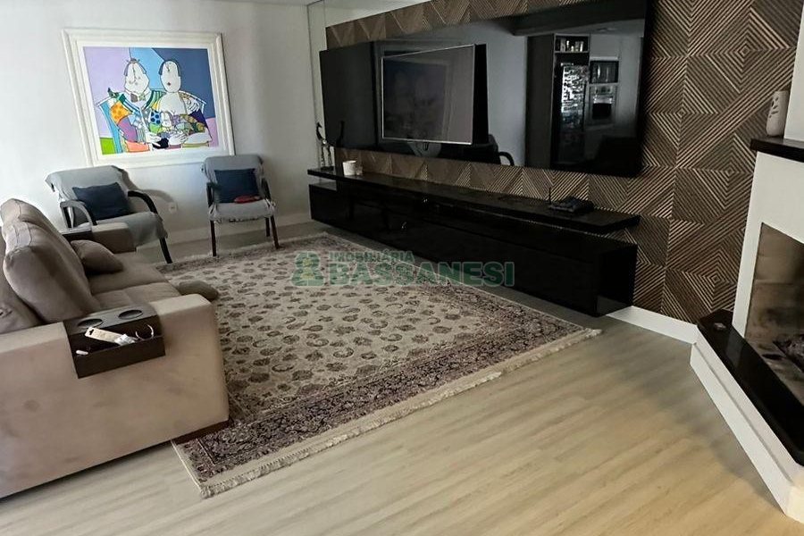 Apto Mobiliado com 141m², 3 dormitórios, 2 vagas, no bairro Panazzolo em Caxias do Sul para Comprar