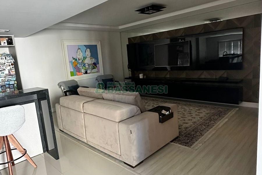 Apto Mobiliado com 141m², 3 dormitórios, 2 vagas, no bairro Panazzolo em Caxias do Sul para Comprar