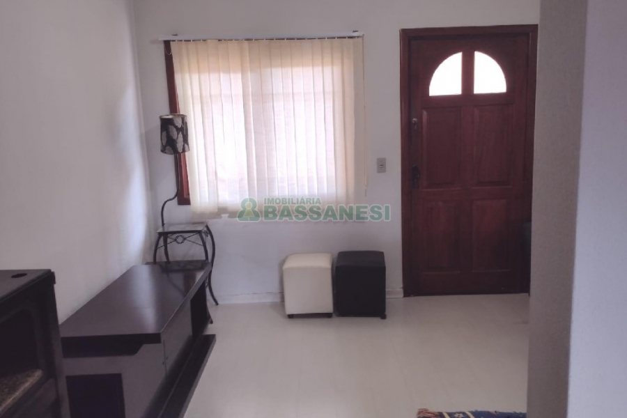 Sobrado Mobiliado com 113m², 3 dormitórios, 1 vaga, no bairro Cidade Nova em Caxias do Sul para Comprar