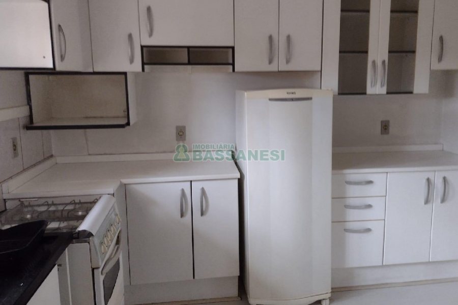 Sobrado Mobiliado com 113m², 3 dormitórios, 1 vaga, no bairro Cidade Nova em Caxias do Sul para Comprar