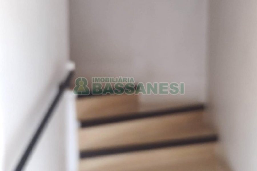 Sobrado Mobiliado com 113m², 3 dormitórios, 1 vaga, no bairro Cidade Nova em Caxias do Sul para Comprar