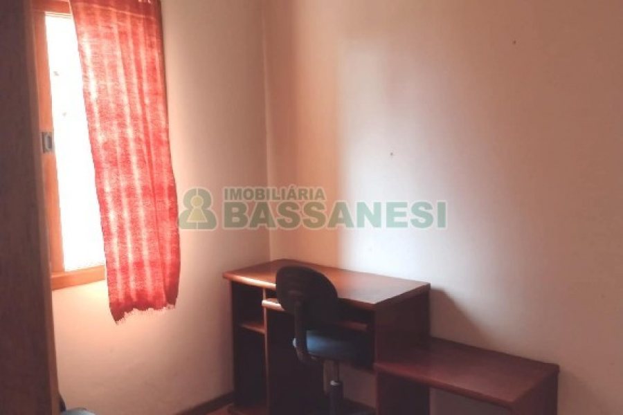 Sobrado Mobiliado com 113m², 3 dormitórios, 1 vaga, no bairro Cidade Nova em Caxias do Sul para Comprar