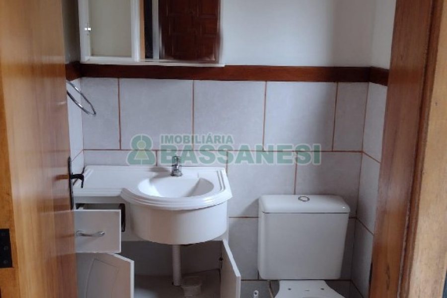 Sobrado Mobiliado com 113m², 3 dormitórios, 1 vaga, no bairro Cidade Nova em Caxias do Sul para Comprar