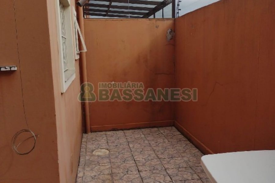 Sobrado Mobiliado com 113m², 3 dormitórios, 1 vaga, no bairro Cidade Nova em Caxias do Sul para Comprar