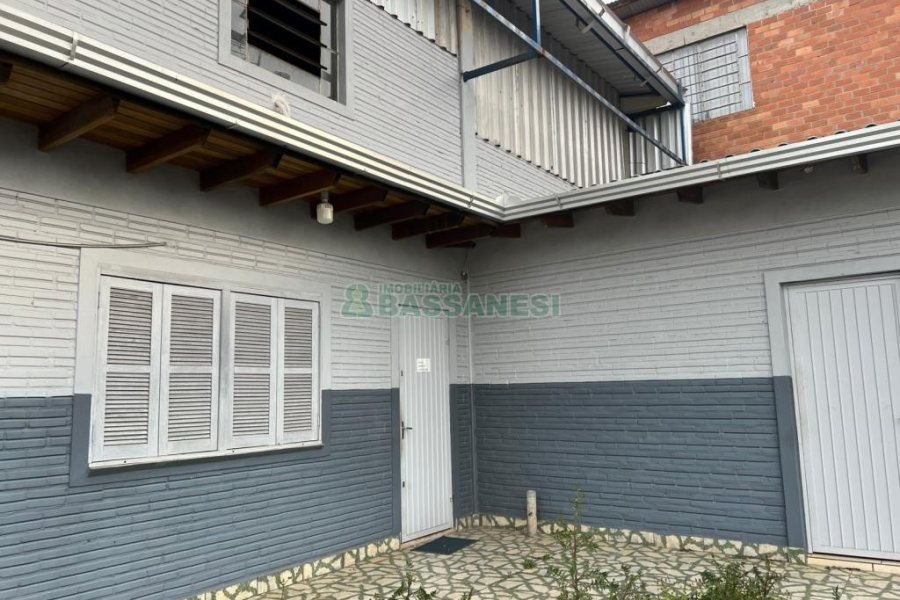 Pavilhão com 360m², no bairro Forqueta em Caxias do Sul para Alugar