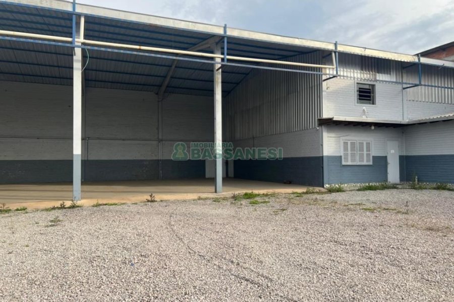 Pavilhão com 360m², no bairro Forqueta em Caxias do Sul para Alugar
