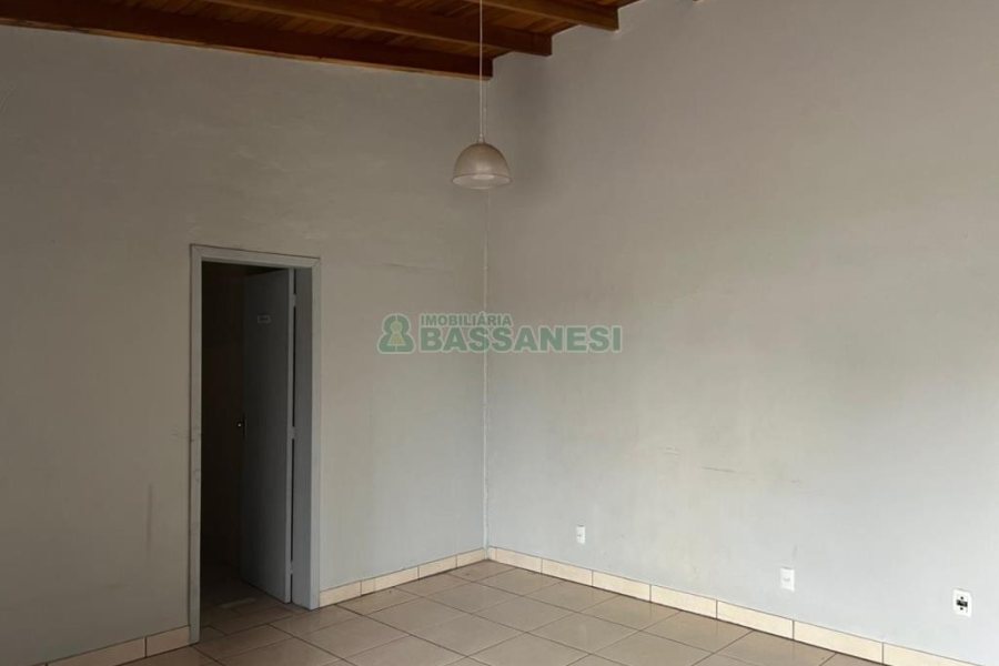 Pavilhão com 360m², no bairro Forqueta em Caxias do Sul para Alugar