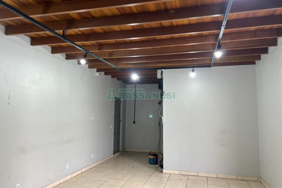 Pavilhão com 360m², no bairro Forqueta em Caxias do Sul para Alugar