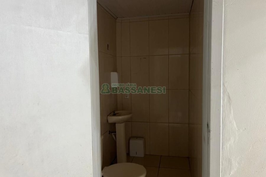 Pavilhão com 360m², no bairro Forqueta em Caxias do Sul para Alugar