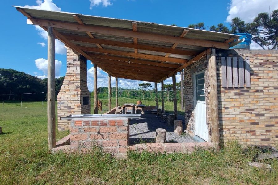 Chácara, no bairro Nossa Senhora das Graças em Caxias do Sul para Comprar