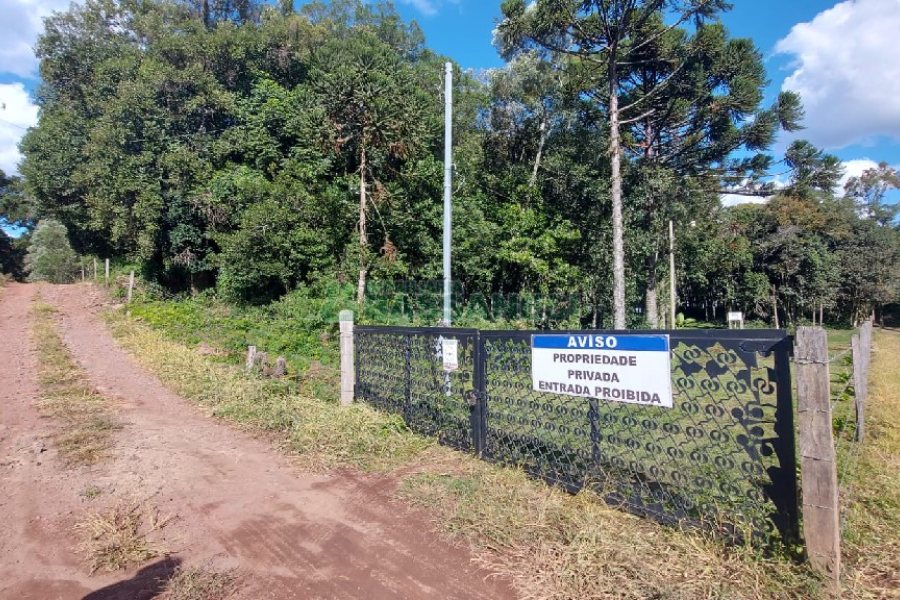 Chácara, no bairro Nossa Senhora das Graças em Caxias do Sul para Comprar