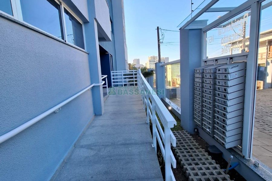 Apartamento com 75m², 2 dormitórios, 2 vagas, no bairro Charqueadas em Caxias do Sul para Alugar