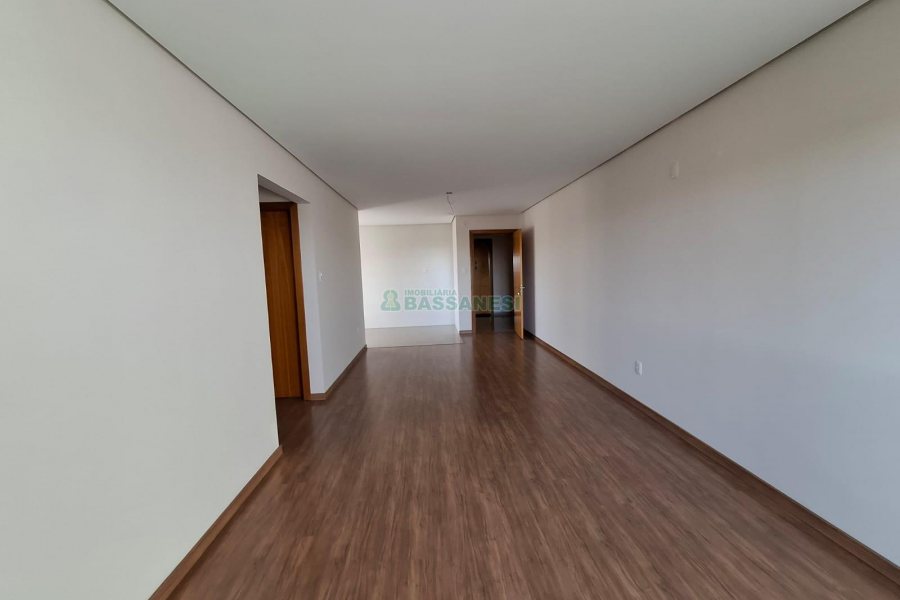 Apartamento com 75m², 2 dormitórios, 2 vagas, no bairro Charqueadas em Caxias do Sul para Alugar