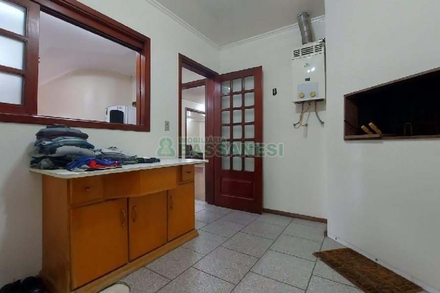 Casa com 150m², 3 dormitórios, 2 vagas, no bairro Cruzeiro em Caxias do Sul para Alugar