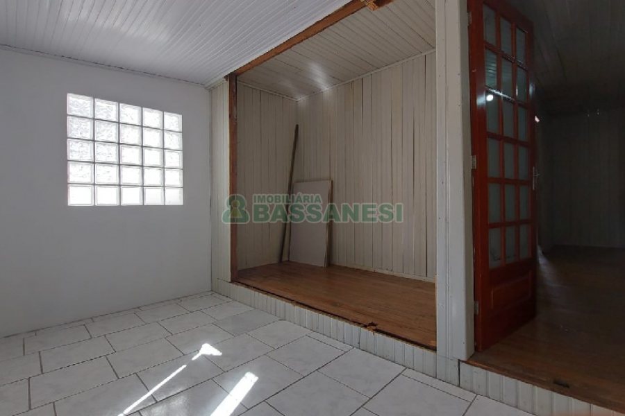 Casa Comercial com 172m², 3 dormitórios, no bairro Lourdes em Caxias do Sul para Comprar