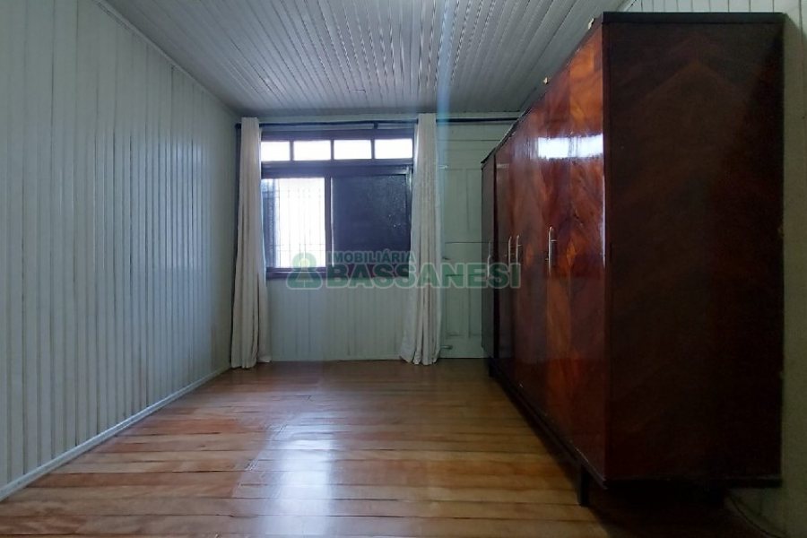 Casa Comercial com 172m², 3 dormitórios, no bairro Lourdes em Caxias do Sul para Comprar