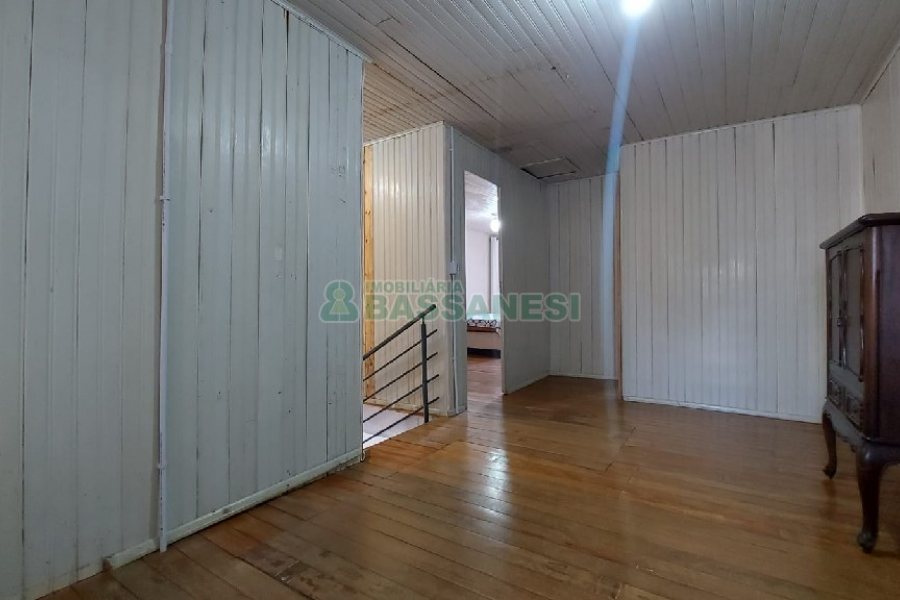 Casa Comercial com 172m², 3 dormitórios, no bairro Lourdes em Caxias do Sul para Comprar