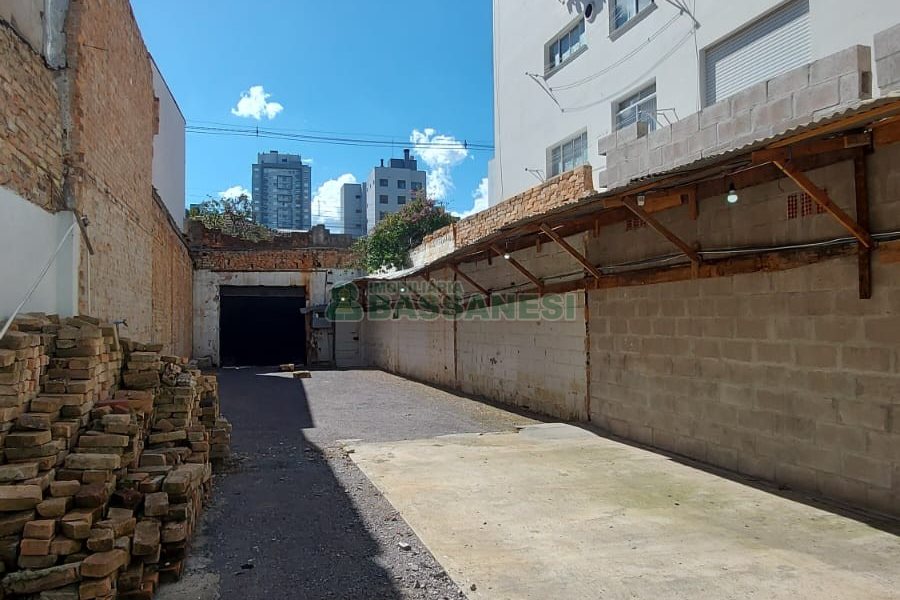 Casa Comercial com 172m², 3 dormitórios, no bairro Lourdes em Caxias do Sul para Comprar