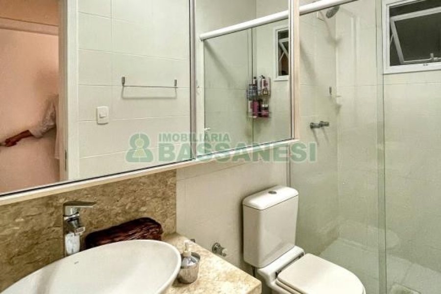 Apto Mobiliado com 83m², 2 dormitórios, 1 vaga, no bairro Pio X em Caxias do Sul para Alugar