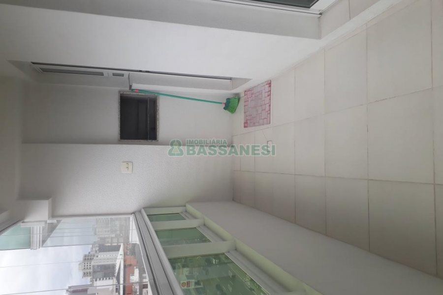 Apto Mobiliado com 83m², 2 dormitórios, 1 vaga, no bairro Pio X em Caxias do Sul para Alugar