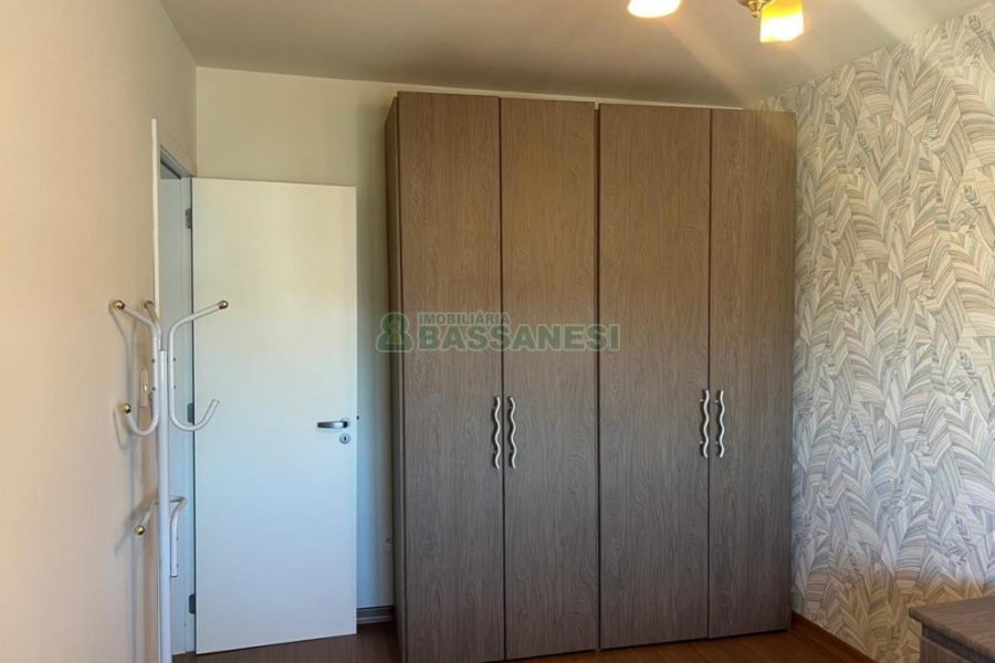 Apto Mobiliado com 83m², 2 dormitórios, 1 vaga, no bairro Pio X em Caxias do Sul para Alugar