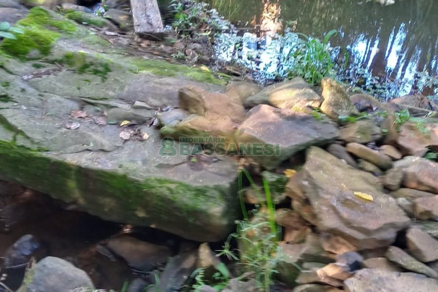 Chácara com 100m², 4 dormitórios, 1 vaga, no bairro Fazenda Souza em Caxias do Sul para Comprar