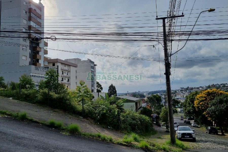 Terreno com 1215m², no bairro Sanvitto em Caxias do Sul para Alugar