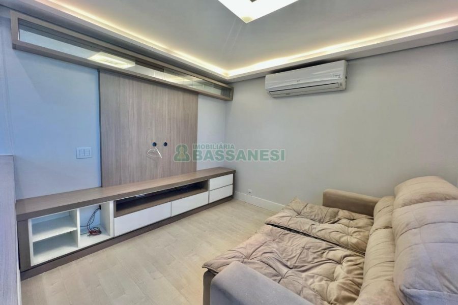 Apto Mobiliado com 113m², 2 dormitórios, 2 vagas, no bairro Vila Horn em Caxias do Sul para Alugar