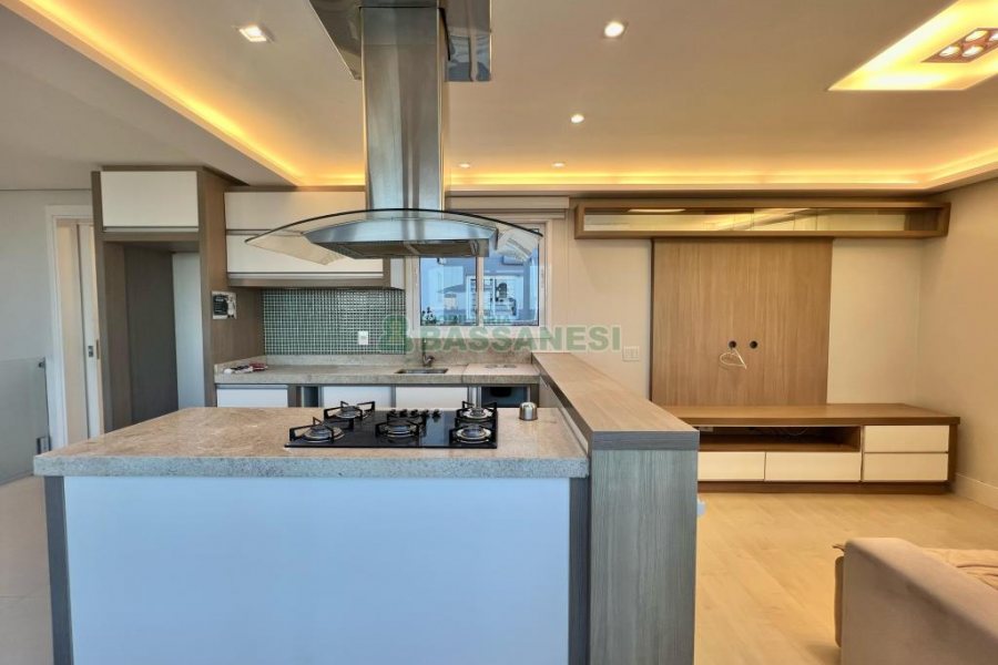 Apto Mobiliado com 113m², 2 dormitórios, 2 vagas, no bairro Vila Horn em Caxias do Sul para Alugar