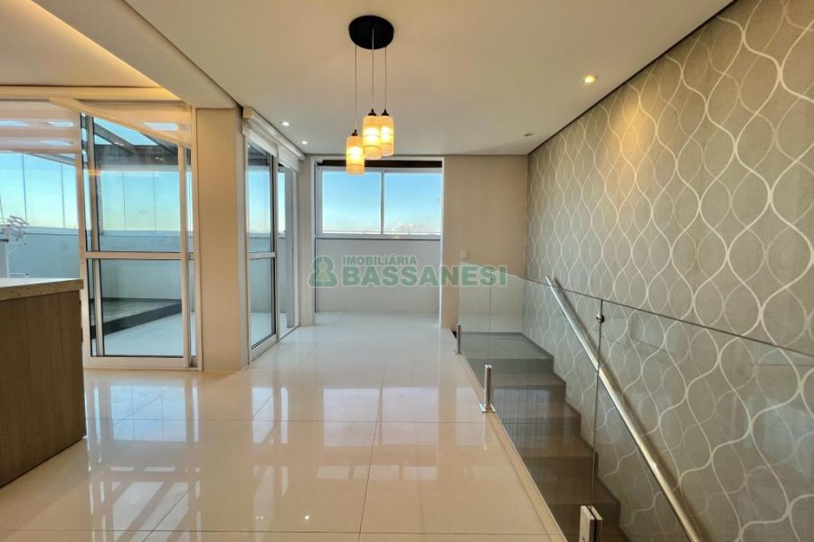 Apto Mobiliado com 113m², 2 dormitórios, 2 vagas, no bairro Vila Horn em Caxias do Sul para Alugar