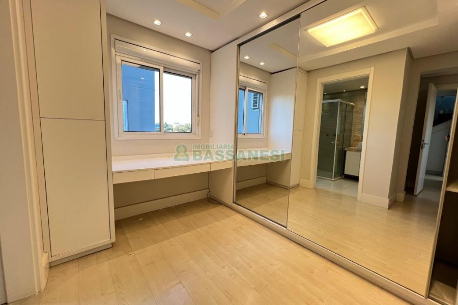 Apto Mobiliado com 113m², 2 dormitórios, 2 vagas, no bairro Vila Horn em Caxias do Sul para Alugar