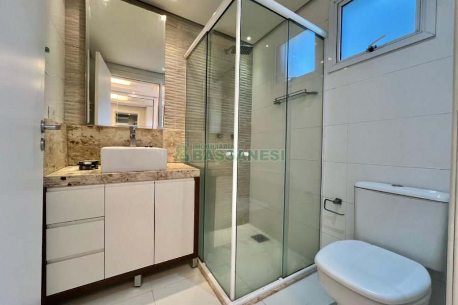 Apto Mobiliado com 113m², 2 dormitórios, 2 vagas, no bairro Vila Horn em Caxias do Sul para Alugar