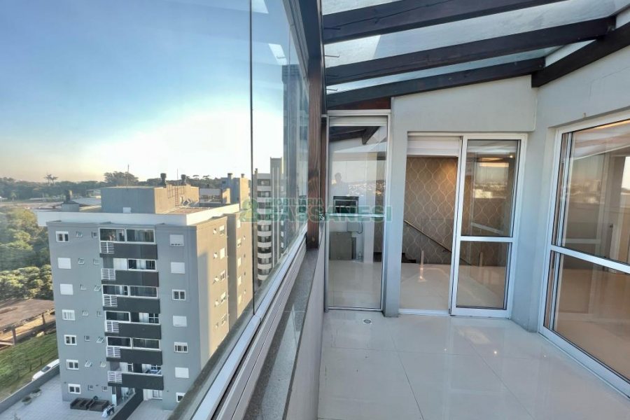 Apto Mobiliado com 113m², 2 dormitórios, 2 vagas, no bairro Vila Horn em Caxias do Sul para Alugar