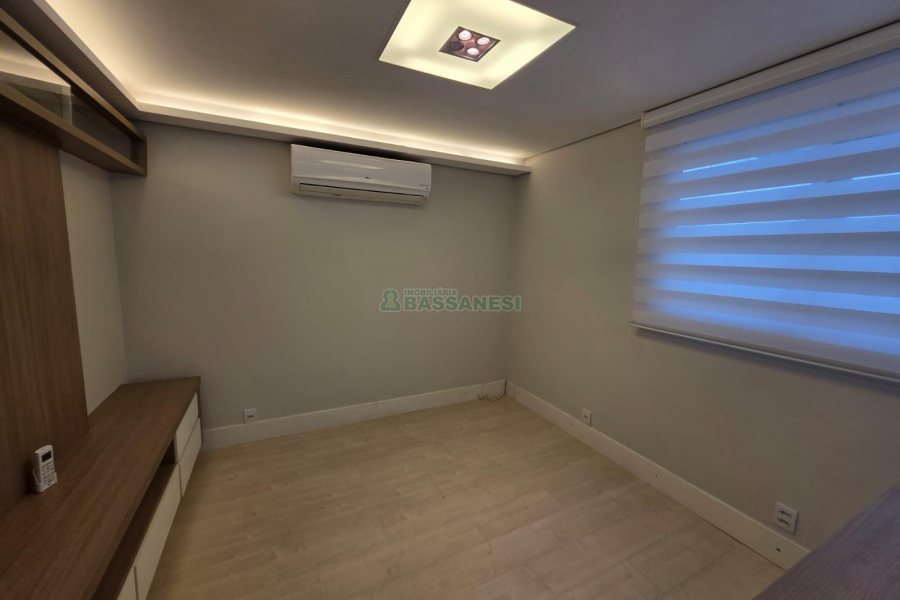 Apto Mobiliado com 113m², 3 dormitórios, 2 vagas, no bairro Vila Horn em Caxias do Sul para Alugar