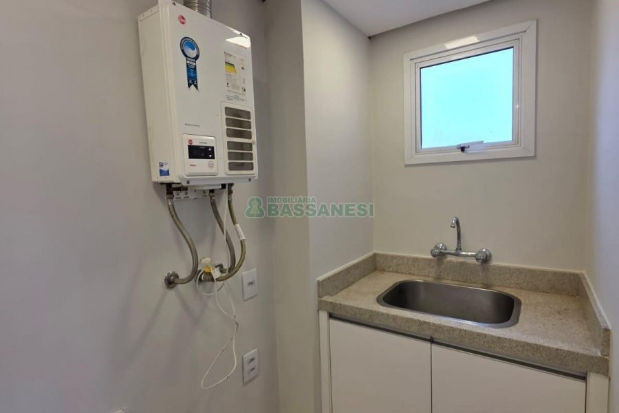 Apto Mobiliado com 113m², 3 dormitórios, 2 vagas, no bairro Vila Horn em Caxias do Sul para Alugar