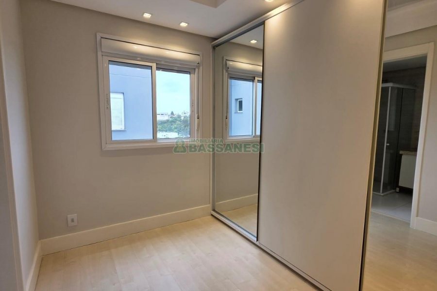 Apto Mobiliado com 113m², 3 dormitórios, 2 vagas, no bairro Vila Horn em Caxias do Sul para Alugar